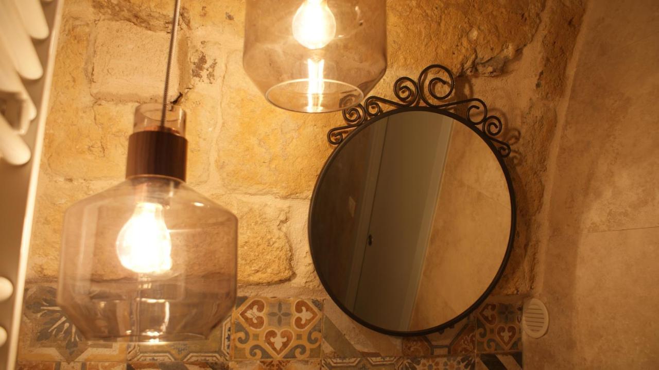 La Mansio Del Vicolo Villa Mola di Bari Exteriör bild
